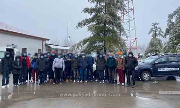migranti microbuz