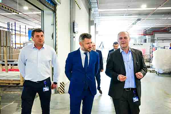 Frigoglass sprijinita de prefect ritivoiu