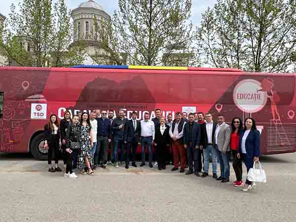 caravana educatiei